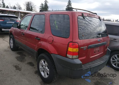 2005 Ford Escape Xlt from USA, damaged, VIN 1FMYU93105DA01113